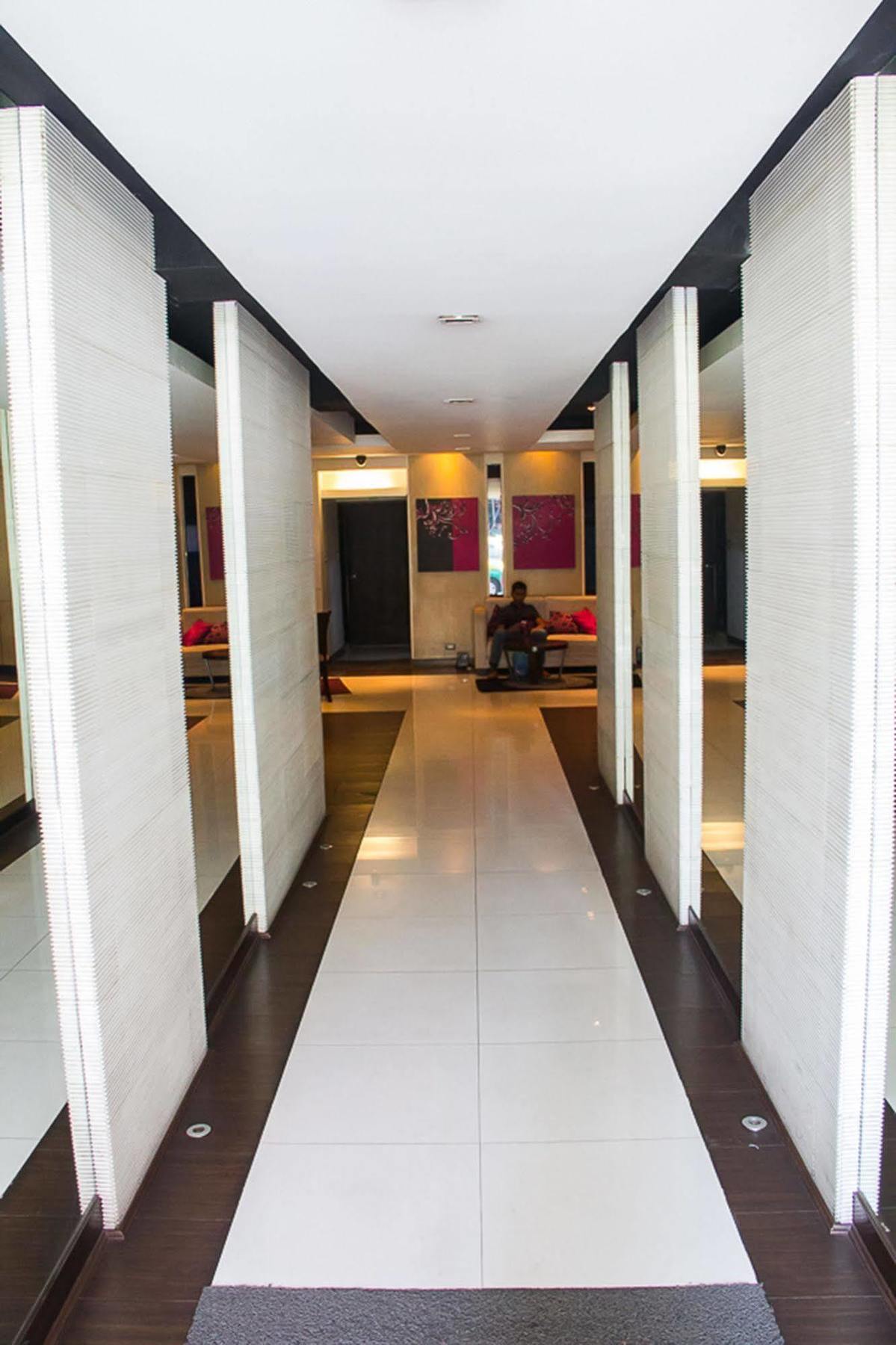 Grand Inn Hotel Bangkok Exterior photo